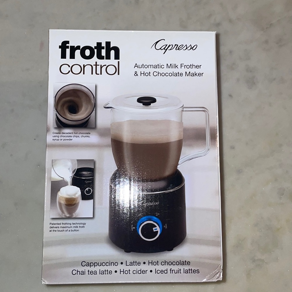 Automatic milk frother and hot chocolate maker